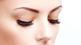 Cristina Sánchez y Montse Jiménez son las responsables del éxito de los cursos de microblading de la Escuela