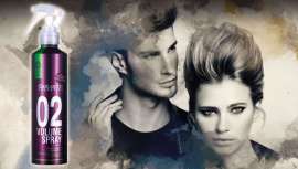 Este espray, de Salerm Cosmetics, refuerza la raíz capilar gracias a sus resinas termoactivas. Además, Volume Spray es ideal para cabellos finos