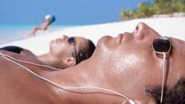 Las formulaciones incluyen vitaminas que nutren la piel y otros elementos que estimulan la producción de colágeno y elastina