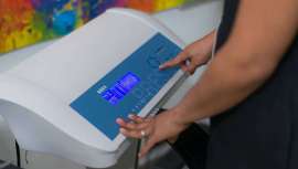 Röss Estética recomienda la metodología de trabajo con tecnologías estéticas diferentes. Es una manera de diferenciarse y profesionalizar la carta de tratamientos del salón de belleza