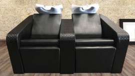 Este lanzamiento es resultado de la búsqueda constante de nuevos modelos de lavacabezas y sillones para peluquería por parte del equipo de la firma. Mobiliario que, en definitiva, haga las delicias de los profesionales del sector