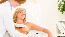 La elevación de senos es una de las cirugías a las que más recurren las mujeres para conseguir un aspecto más firme, natural y rejuvenecido de las mamas