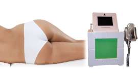 Este equipo succiona la grasa localizada para aplicar frío posteriormente. El objetivo es producir destrucción del adipocito (apoptosis) sin dañar los tejidos circundantes