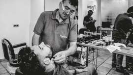 El próximo 8 de octubre, este emblemático local festejará sus 50 años con un programa en el que participarán, codo con codo, personajes conocidos de Santa Perpètua y barberos reconocidos del país  