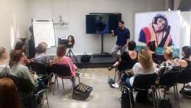 El director creativo de Peluquerías Romero, miembro del equipo creativo de la Fundación Guillaume, integrada en Intercoiffure Mondial, encabezó este evento en el que participaron estilistas españoles el pasado 15 de julio en París