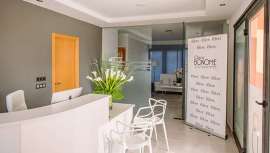 La nueva Clínica Bonome Tenerife Sur abre sus puertas en una zona turística de élite: la Costa Adeje, en el Centro Comercial San Sebastián, de la isla