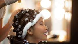 Este líquido incolor que vira amarelo é um ingrediente básico em tratamentos químicos, basicamente modelados e alisamentos, que modificam a estrutura do cabelo. Conhecê-lo a fundo evitará mais um desgosto