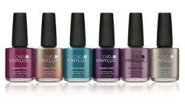 Esta colección de otoño se inspira la luz del crepúsculo y las brillantes noches para crear unos tonos de esmalte únicos