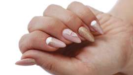 Te descubrimos cómo confeccionar los esmaltados y efectos para las uñas que marcan la pauta esta temporada