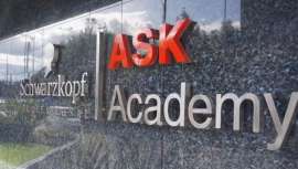 La firma, incluida en el portafolio de la alemana Henkel, lidera esta academia inaugurada recientemente en Bogotá (Colombia)