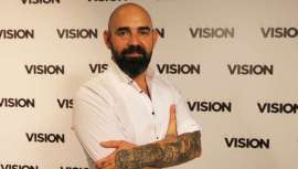 Marcos Leonardo sorprendió al público del Beauty Visión 2017 con un show brillante e hipnotizador. Hemos querido conocer mejor sus propuestas, su inspiración y qué looks van a triunfar la próxima temporada