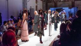 La firma dio a conocer su colección AW 17/18 en el restaurante Chiostri di San Barnaba, en Milán, los días 3 y 4 de septiembre 