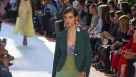 El estilista recreó a una fémina libre, con un look moderno y natural, de cara a la colección primavera-verano 2018 de Missoni 