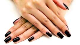 Revisamos con algunas de las firmas más icónicas en moda para uñas qué se llevará este otoño-invierno y te descubrimos sus nuevas e impactantes colecciones de temporada, productos y manicuras paso a paso ¿Se puede pedir más?