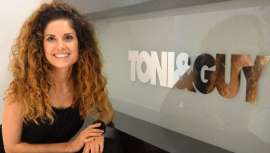 La peluquera torrentina, gerente de la academia de Toni & Guy España y ganadora de los Fígaro 2015, se ha hecho con este codiciado premio, otorgado por la Asociación internacional de prensa de peluquería 