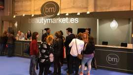 La 4ª edición de la bolsa más solidaria, la Beauty Bag, ya está en marcha. Podrás elegir entre sus distintas versiones y apoyar así la labor de la Fundación Vicente Ferrer, disfrutando de las últimas y más importantes novedades del sector