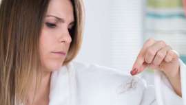 Daniele Sigigliano, director creativo del salón Blow Dry Bar, recomienda tratamientos restauradores 100% orgánicos para paliar los efectos de la caída del pelo 