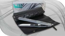 El fabricante nacional, especializado en aparatología profesional, ha desarrollado una nueva plancha basada en las placas Mirror Titanium, quizás las que poseen mejor deslizamiento del mercado