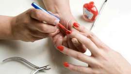 Te descubrimos cómo confeccionar los esmaltados y efectos para las uñas que marcan la pauta esta temporada