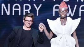 Por segundo año consecutivo, el estilista alzireño ha podido presentar su nueva colección ante importantes profesionales de todo el mundo como finalista de los Visionary Awards, celebrados en el Royal Albert Hall de Londres