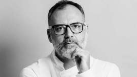 Hablar con Quiquepop, o lo que es lo mismo, Enrique Marco García, es muy fácil. Hoy, analizamos con él y su nueva colección qué es lo que el consumidor espera de la barbería en general y cuáles son sus emergentes tendencias