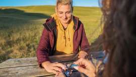 Te descubrimos cómo confeccionar los esmaltados y efectos para las uñas que marcan la pauta esta temporada