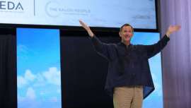 La firma anuncia las fechas de su próxima gira norteamericana, dinámica e inspiradora, que da visibilidad a nuevos profesionales, así como a artistas y salones locales 