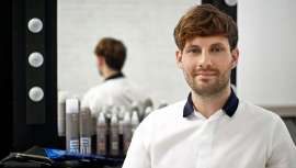 Wella Professionals ha escogido al artista de graffiti y colorista Andreas Kurkowitz como su nuevo embajador global del color