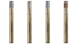 Profissionais e clientes procuram Monomatic, a sombra de olhos que pelo seu prático formato, textura cremosa, cores e longa duração, converteu-se num básico da make up. Apenas com DOrleac