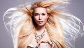 Revemos os fundamentos dos serviços especializados no salão de cabeleireiro e centramo-nos na reestruturação capilar. Que os teus clientes disfrutem da tua atenção e um trato personalizado, será uma das chaves do teu êxito