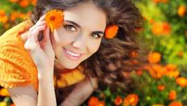 Está presente en muchos cosméticos y cremas para reafirmar, calmar y suavizar la epidermis en gran manera