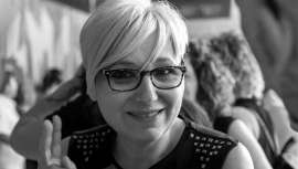 Sencilla y apasionada, Olga García, prenominada Peluquero Español de Año en los Fígaro 2017, se ha convertido, de un tiempo a esta parte, en figura imprescindible. Luchadora incansable, derrocha arte y humanidad por doquier y en igual medida