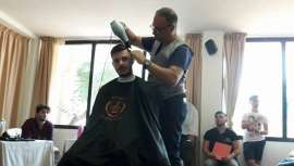 El secador de pelo es una herramienta principal también en las peluquerías masculinas y este modelo de la firma cumple con los requisitos que busca una barbero profesional