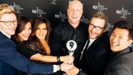 Los integrantes de la firma fueron elegidos Equipo Artístico del Año, durante una gala celebrada en el Grosvenor House Hotel, en Londres (Reino Unido)