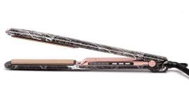 Los creativos de la firma sorprenden a sus incondicionales con este lanzamiento. En concreto han incorporado su original y elegante diseño Black Marble a dos de sus modelos con más éxito