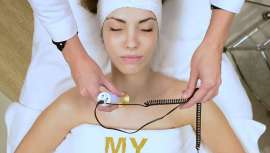 El efecto flash es uno de los más buscados dada la época del año. Imperial Gold es uno de los tratamientos estrella de Maribel Yébenes, combinación de tecnologías, que ofrece resultados inmediatos para un efecto de belleza espectacular