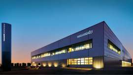 La revista alemana destaca la excelente calidad de sus productos y tratamientos, las formaciones profesionales de referencia y el servicio al cliente que ha sentado nuevos estándares de calidad