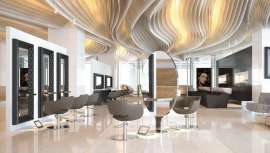 La firma está especializada en el diseño y puesta en marcha de peluquerías, barberías y centros de estética. Para ello, se encarga de realizar proyectos de interiorismo a medida y asesorar a sus clientes