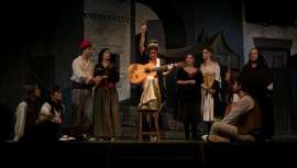 Asimismo, la firma es colaboradora habitual de las obras programadas en el Teatre Lliure de Barcelona