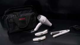 Moser vuelve a sorprendernos con sus propuestas para los peluqueros y barberos. Kits y dúos para disfrutar de las mejores herramientas y poder llevarlas siempre contigo en estuches y acabados de diseño, bonitos, prácticos y funcionales