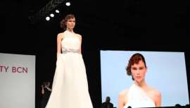 La profesionalidad de estos creadores de recogidos ha dejado boquiabiertos a los asistentes de la pasarela Beauty BCN en su segunda jornada