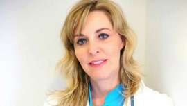 Licenciada en medicina y cirugía, la Dra. Carmen Martín Marcos es una prestigiosa especialista en antiaging y cirugía, a lo que une la docencia en la Universidad Alfonso X El Sabio. Hoy nos desvela su visión de esta ciencia de la belleza