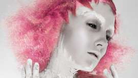 Es una de las editoriales que más éxitos ha cosechado desde que viera la luz. Hoy, Sin Alma y su creador, Carlos Valiente, conquistan nuestra portada y dejan claro, muy claro, qué es y significa la vanguardia en peluquería 