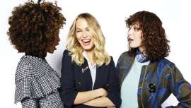 Rizos y ondas se suben a las pasarelas y salen a las calles. La tendencia que triunfa esta temporada, la textura en el peinado, cuenta con una marca que posibilita todos los acabados y definiciones posibles para un cabello extraordinario