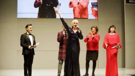 La peluquería andaluza elige a sus mejores profesionales en la cuarta edición de los Premios Picasso. Encarna Moreno se alza como Peluquera Andaluza del Año en una noche llena de emoción y explosivos trabajos 