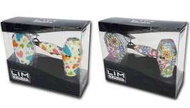 Un estampado irresistible y dos herramientas básicas para el peinado, cepillo y peine, además de funda, boquilla y minidifusor convierten al nuevo Travel Pack Spring de Lim Hair en un básico imprescindible que todas querrán tener