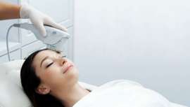 El tratamiento HIFU, cada vez más aplaudido y utilizado  para luchar contra el envejecimiento, propone un rejuvenecimiento facial y corporal mínimamente invasivo y seguro. La Dra. Ana Mª Téllez revisa para nosotros sus fundamentos