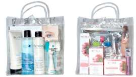 Byotea nos sorprende con dos sets básicos en la limpieza y tratamiento de la piel normal o sensible. En cómodas y prácticas bolsitas transparentes y con increíbles accesorios de regalo