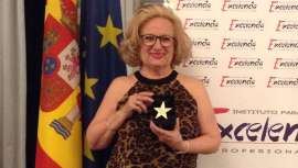 El Instituto para la Excelencia Profesional ha hecho entrega del premio a la fundadora de Cazcarra Image Group, Mari Carmen Cazcarra, junto a otros profesionales de prestigio