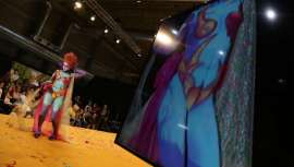 En el evento se llevarán a cabo charlas y conferencias sobre nuevas técnicas de maquillaje y peluquería, masaje y belleza. También se realizarán los ya consolidados concursos de maquillaje facial, corporal y de caracterización